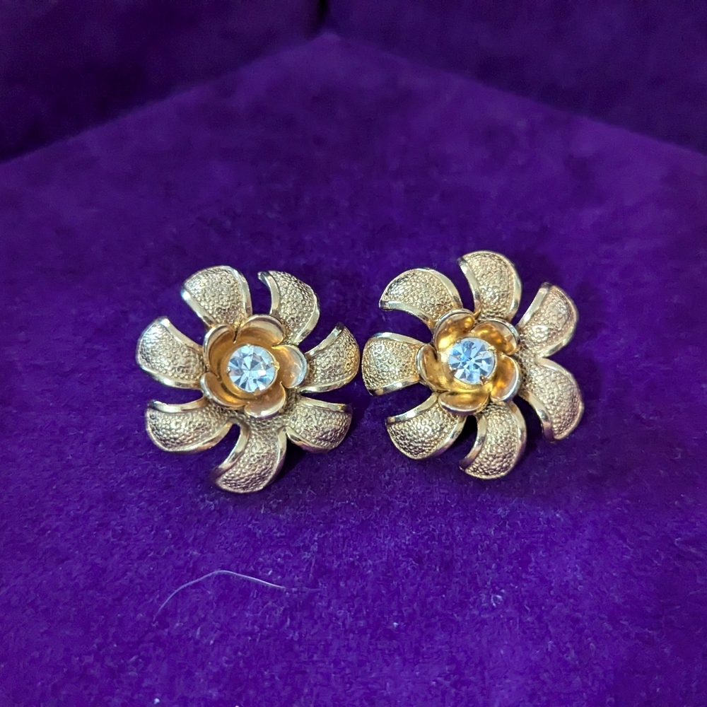 Vintage Flower Rhinestone Clip-On Earrings